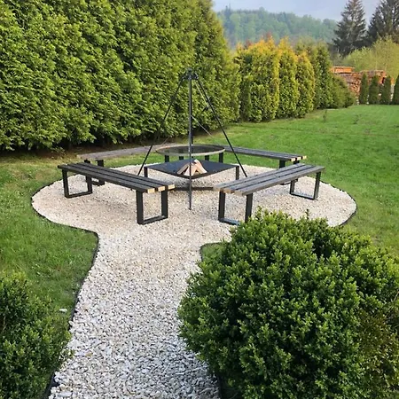 Dom Pod Swierkami 펜션 이스테브나